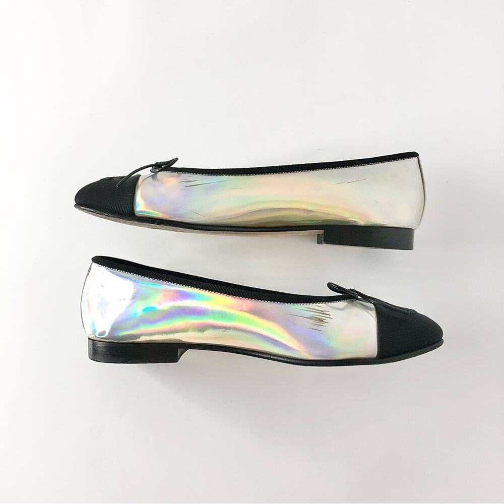 Chanel CC Logo Iridescent Patent Cap Toe Ballerina
Flats 36 - Picture 7 of 12